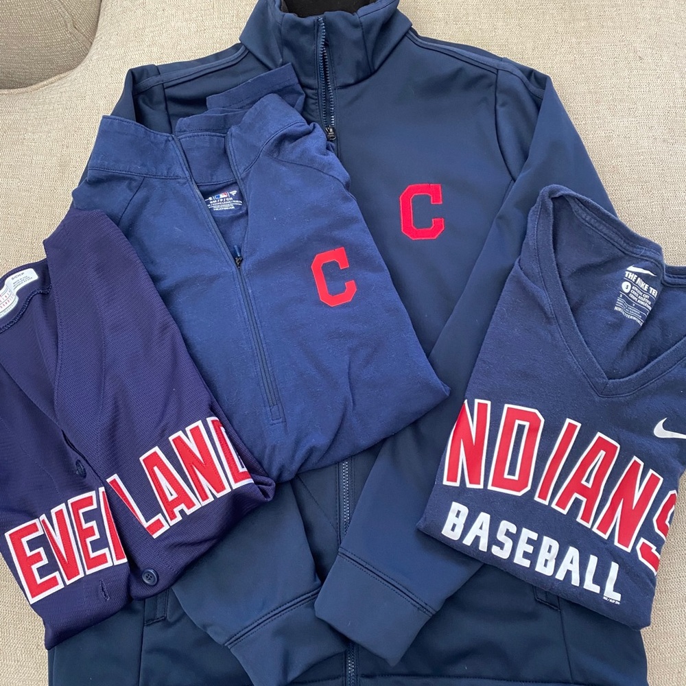 Women’s Cleveland Indians Lot- Small